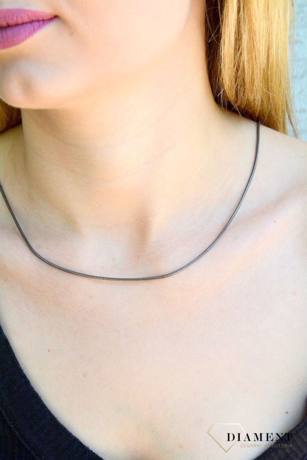 Srebrny łańcuszek 925 rodowana linka 1,6mm DIA-LAN-5882-925.  Klasyczny i uniwersalny łańcuszek lineczka, wykonany ze srebra próby 925 o wadze około 9,56 g. Łańcuszki to uniwersalne dodatki, które sprawdzają się na każdą okazj (1).jpg